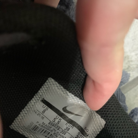 women’s Nike Air Force max - Picture 3 of 3